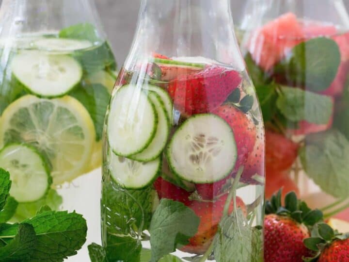 https://www.theharvestkitchen.com/wp-content/uploads/2019/11/infused-water-recipes-1-scaled-720x540.jpg